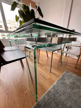 Mesa de comedor cristal y acero inox pulido