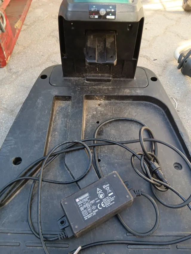 Estação de Carregamento e Carregador para Robô