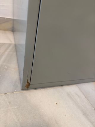 Tavoli e cassetti portaoggetti ausiliari 