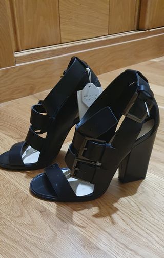 Sandalias tacón tiras Zara negro talla 36