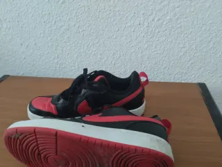Zapatillas Nike Negras y Rojas