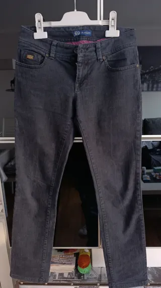 Pantalón vaquero negro