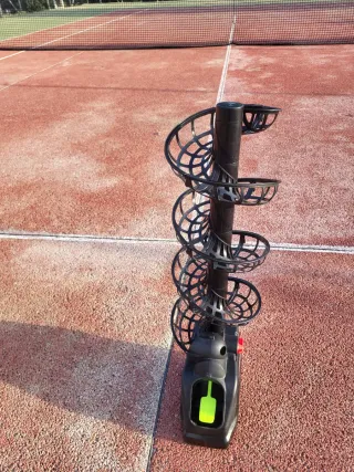 Máquina lanzapelotas tenis