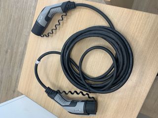 CARGADOR BATERÍA COCHE ELÉCTRICO 