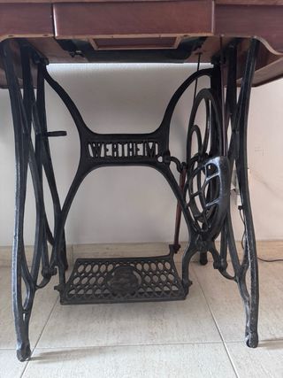 Máquina de coser Wertheim