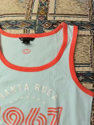 Camiseta sin mangas H&M Santa Rosa 1967