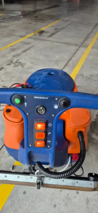 Fregadora Industrial Grizzly Hemera XL