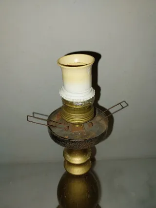 Pie de Lámpara Madera troquelada y Pintada