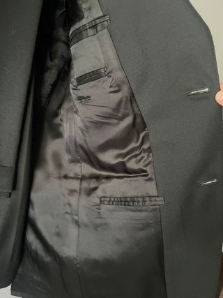 Traje negro para eventos