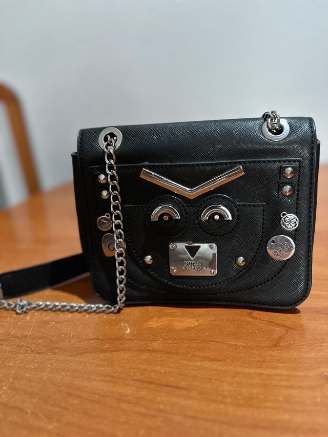 Bolsa Guess con cadena