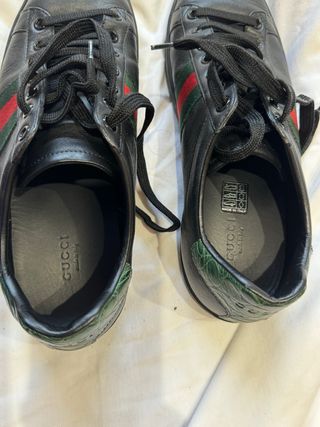 Zapatillas Gucci Negras con Raya Verde y Roja