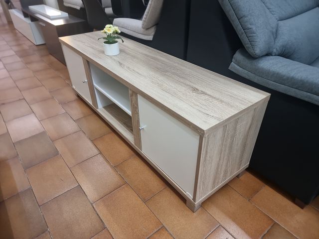 Mueble TV bajo madera y blanco