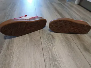 Zapatillas Puma Rojas y Blancas