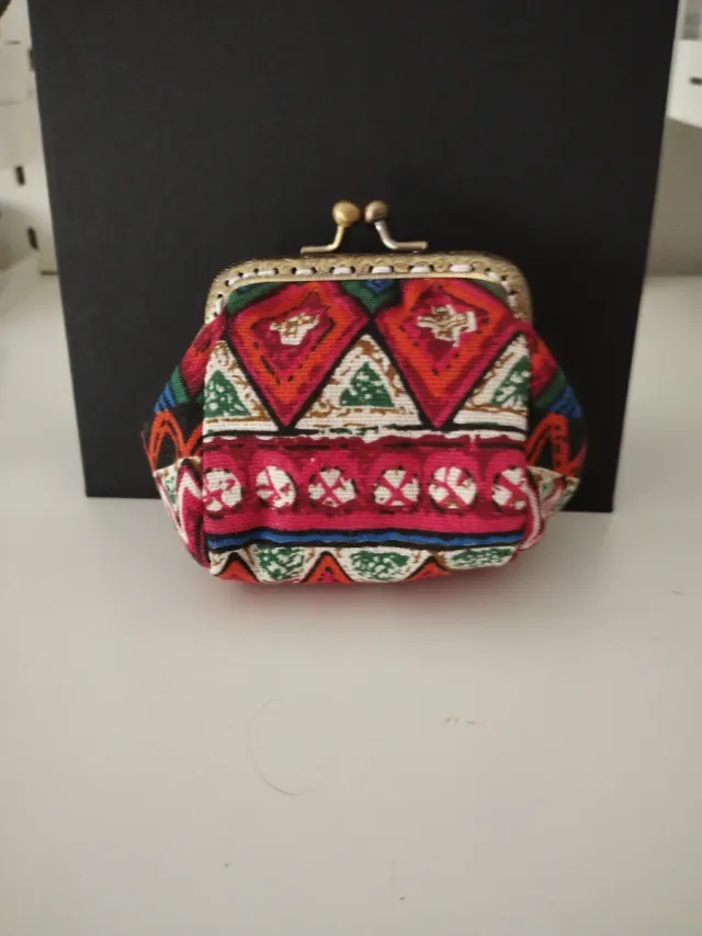 Monedero de tela multicolor