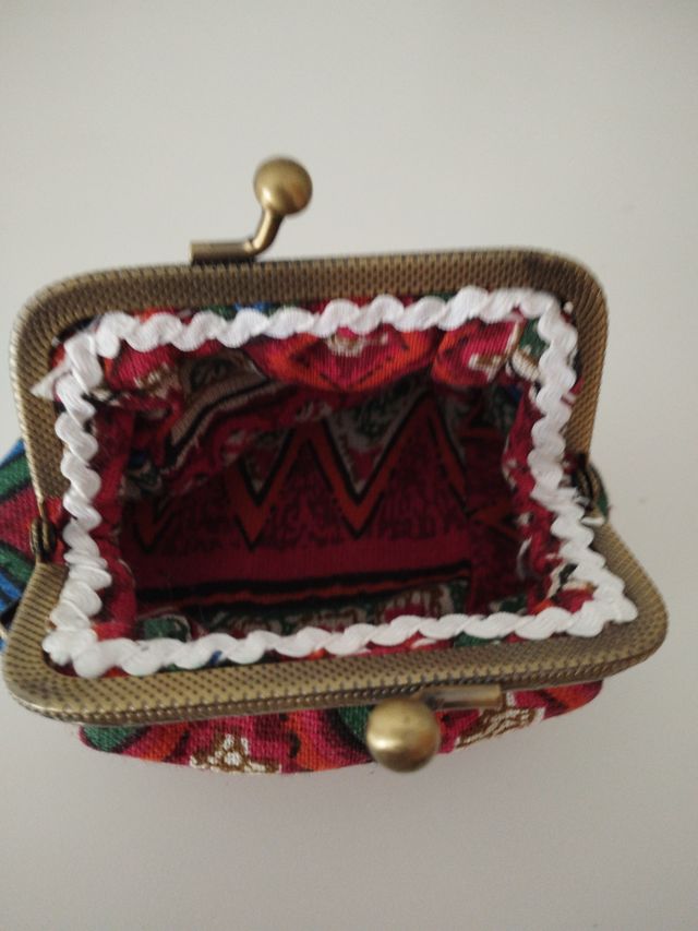 Monedero de tela multicolor