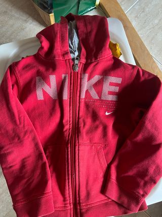 Chaqueta Nike Roja con Cremallera