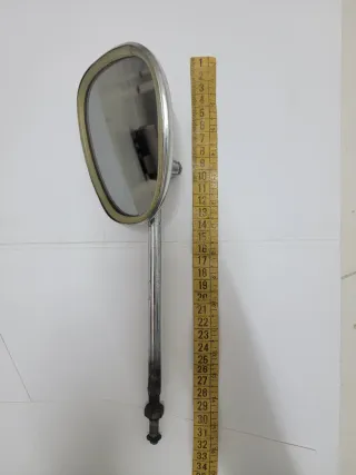 Espejo retrovisor antiguo cromado