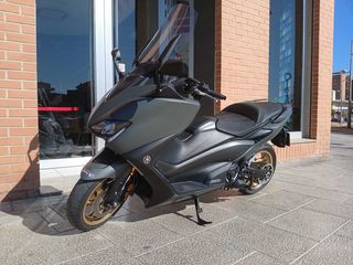 YAMAHA T-MAX 560 TECH MAX