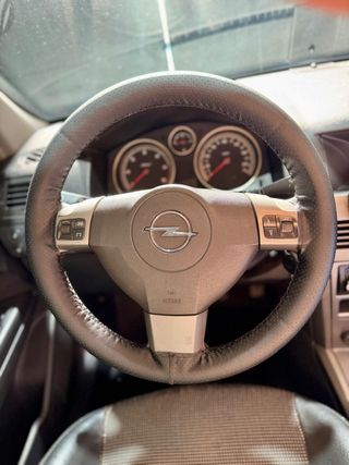 OPEL Astra 1.7 CDTi Cosmo 100 CV