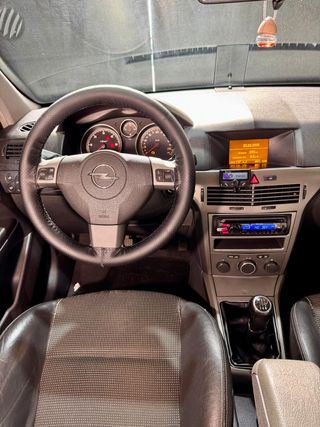 OPEL Astra 1.7 CDTi Cosmo 100 CV