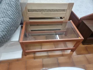 Mesa de centro de madera y cristal