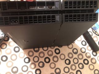 PlayStation 4 Negra + 2 Mandos