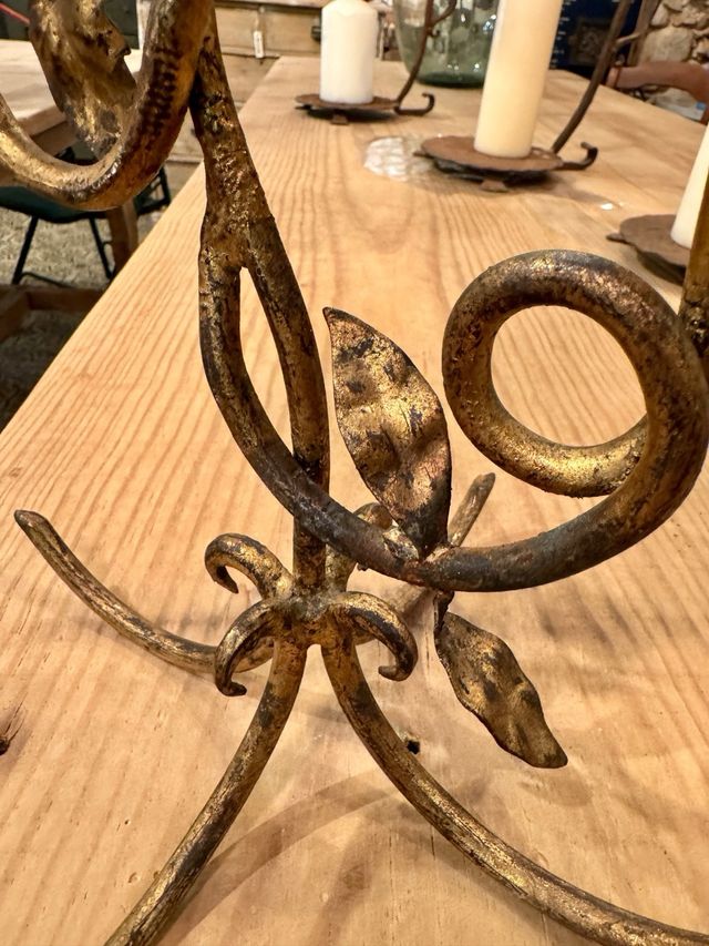 Candelabro forja antiguo , pam de oro