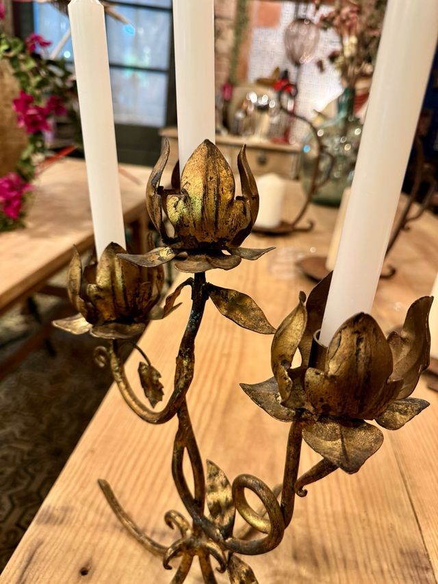 Candelabro forja antiguo , pam de oro