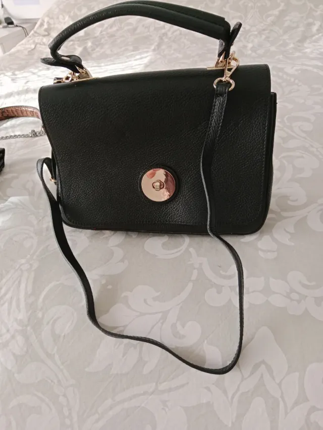 Bolso Marrón Piel Serpiente Cadena Metálica