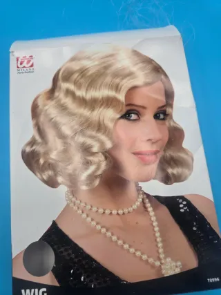 Peluca rubia ondulada estilo años 20
