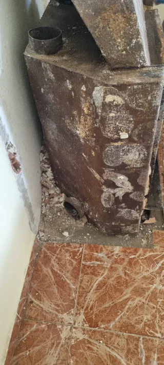 Chimenea de leña rústica