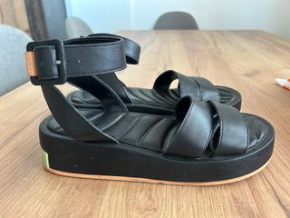 Sandalias Hoff negras con detalle verde