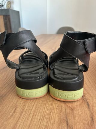 Sandalias Hoff negras con detalle verde
