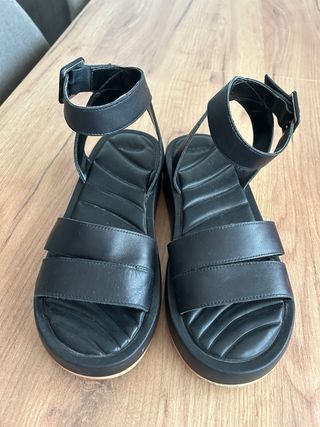Sandalias Hoff negras con detalle verde