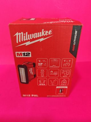 Foco Milwaukee M12 PAL Nuevo + Batería  regalo