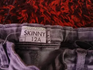 Calças de ganga lavadas roxas