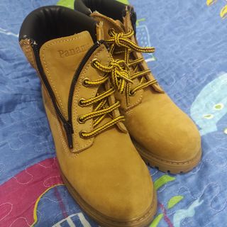 Botas Panama niño.
Talla 33