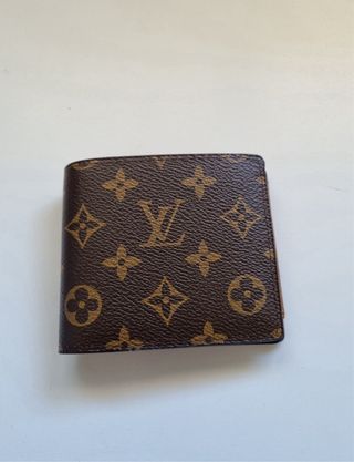 Billetera Louis Vuitton Marrón y Dorada