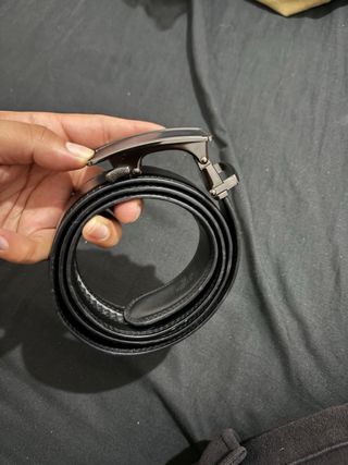 Cinturón de hombre hebilla plateada