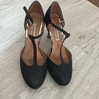 Zapatos de fiesta Mariamare negros con brillantina