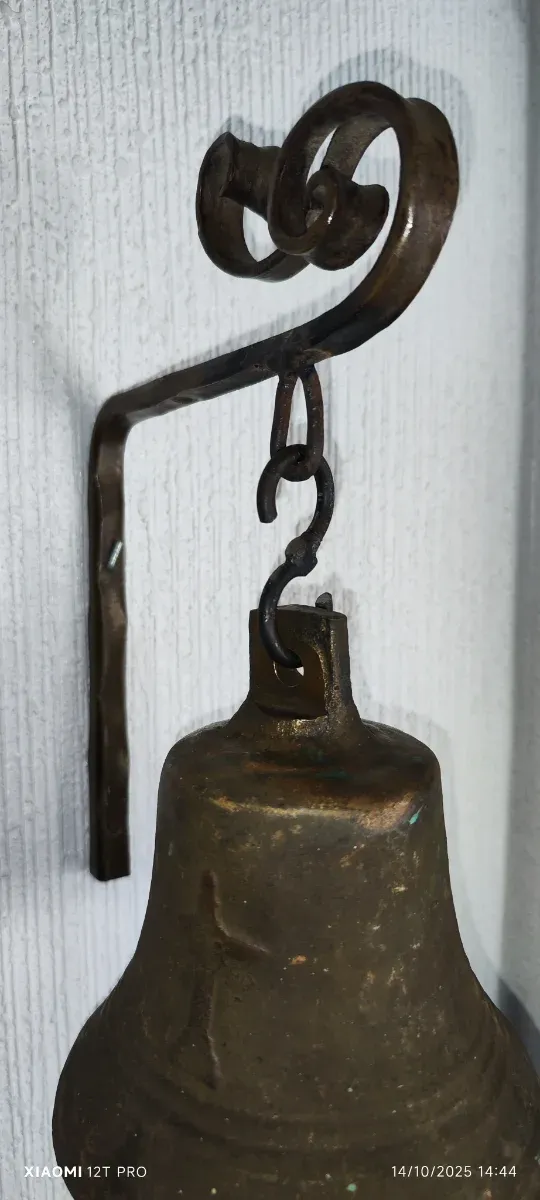 Campana antigua de ermita siglo XVII- XVIII