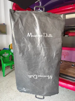 Traje de novio negro