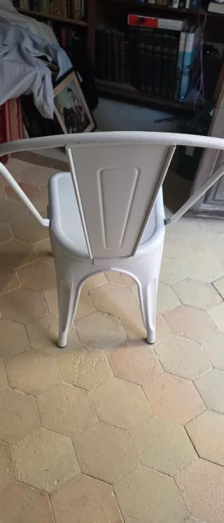 Sedia in ferro bianco in stile industriale