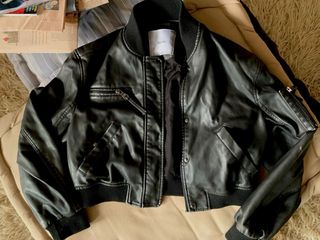 Cazadora Bomber Cuero Negra Bershka