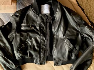 Cazadora Bomber Cuero Negra Bershka