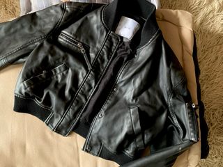 Cazadora Bomber Cuero Negra Bershka