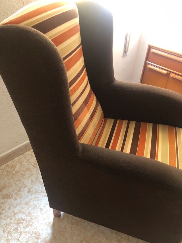 Sillón tapizado rayas marrones y naranjas