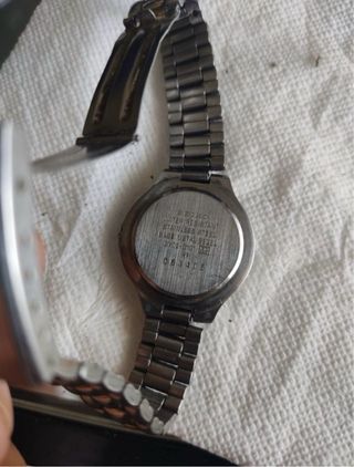 Reloj Seiko Cuarzo Dorado y Plateado