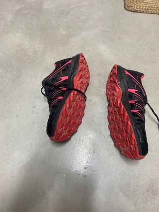 Zapatillas Salomon Montaña Negras Rojas
