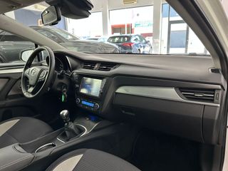 TOYOTA AVENSIS TOURING SPORTS 150D ADVANCE 143CV